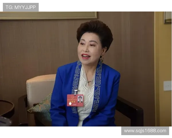 与杨丽深入对话探讨她的街舞生涯与艺术追求之路