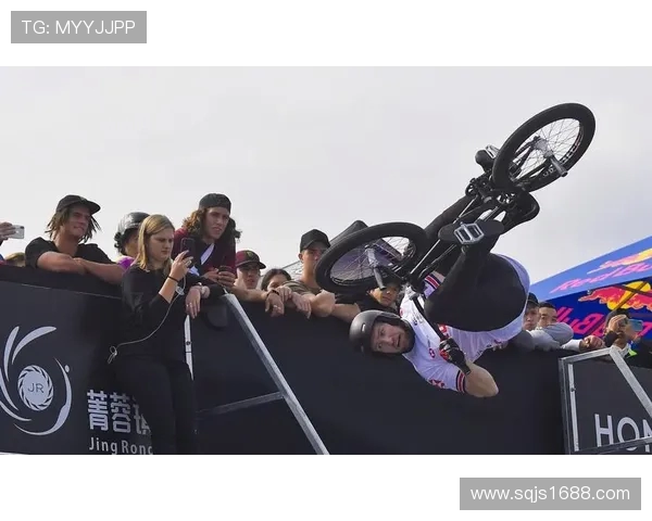 赛后分析广州极限运动队与成都极限运动队的团队配合与战术执行