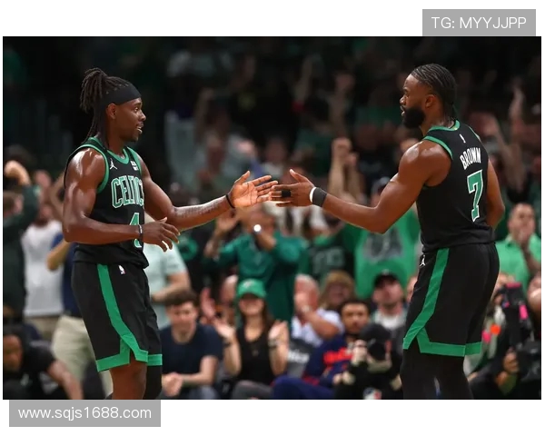 2017年季后赛雄鹿与猛龙激战回顾精彩瞬间与关键时刻分析