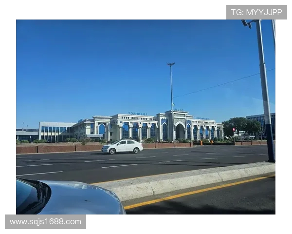 塔什干火车与塔亚文的精彩对比与旅行体验分享 塔什干火车与塔亚文的精彩对比与旅行体验分享