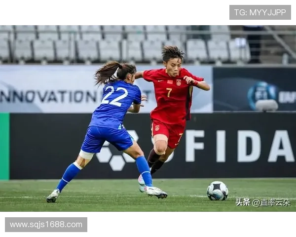 女足中国迎战乌拉圭力争胜利展现拼搏精神与团队合作