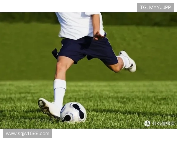 足球新手必看：轻松掌握配合技巧的入门指南与实战建议